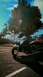 STIKER MOTOR SKOTLET MOTOR WARNA SILVER GLOSSY PANJANG 5 METER