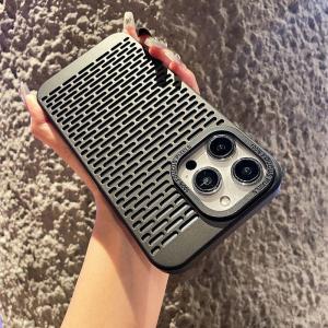 🇹🇭🔥รุ่นใหม่🔥ระบายความร้อน เคสแม่เหล็ก เคสไอโฟน พร้อมขาตั้ง สำหรับ เคส iPhone 14 13 12 15 Pro ProMax เคส iPhone 14 15 Plus iPhone Case เคสโทรศัพท์กันกระแทกกั