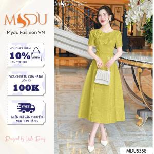 Váy Thiết Kế MDU5358 Tafta Vân Gỗ Vàng Cốm Dài Xòe Cổ Tròn Hoa 3D Thanh Lịch Và Rạng Rỡ Từ MDU