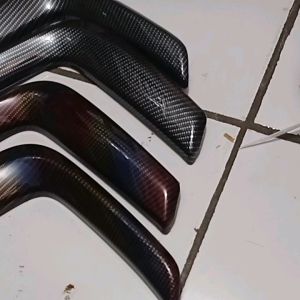 Lis Grill Bumper Depan Toyota Innova Reborn Carbon