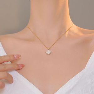 Rantai Leher Clover Titanium Steel Necklace Elegant Non‑Fading Clavicle Necklace Minimalist Gift