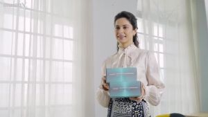 หูฟังบลูทูธสำหรับเด็ก Riwbox WT-7S หูฟังสเตอริโอไร้สายพับได้พร้อมไฟ LED ไมโครโฟนและการควบคุมระดับเสียงสำหรับพีซี/แท็บเล็ต/ทีวี/การเดินทาง (สีน้ำเงิน)