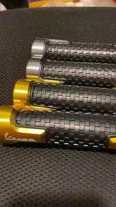 (ราคาพิเศษ)ร้านค้าไทย จัดส่งในไทย ปลอกแฮนด์ New Vespa อลูมิเนียมสกรีนลาย ใช้ได้กับ New vespa ทุกรุ่น ปลอกแฮนด์vespa