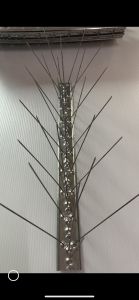 หนามกันนก อุปกรณ์กันนก ที่กันนกเกาะ หนามกันกแสตนเลส ล้วน 100 % ชนิดปลายแหลม 90 ขา ต่อเมตร ปลายแหลม