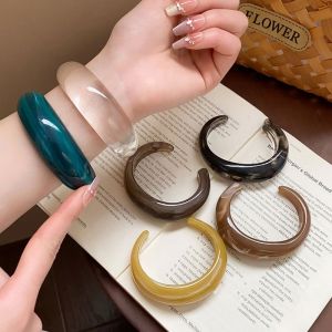 NEEUJ รอยเปื้อน กำไลข้อมืออะคริลิคแบบเปิด โค้ง เกินจริง แหวนมือสไตล์เรโทร ง่าย แฟชั่น สร้อยข้อมือกว้างแบบไม่สม่ำเสมอ ผู้หญิง