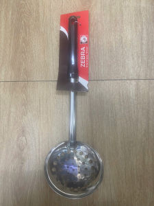 Vá Canh Lỗ Inox Zebra Cán Nhựa Focus 105225