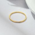 Nhẫn titan nữ 1 mm không gỉ mạ vàng đính đá sang trọng. 