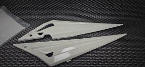 Tam Giác Nhỏ bên phải màu trắng exciter 2005-2010 yamaha chính hãng dành cho ae