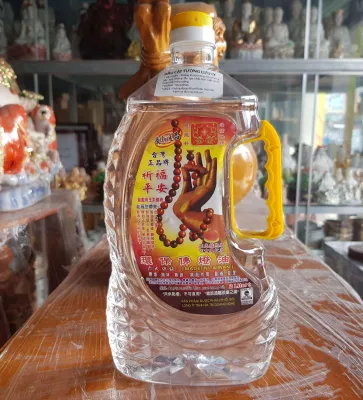 Thùng Dầu Cát Tường Lưu Ly Gồm 6 Chai ( Mỗi chai nặng 1 kg ) Loại xịn thờ cúng | Dầu đèn đốt không khói cúng Phật