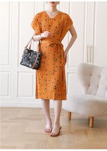 Đầm suông chất thun lò xo cao cấp dáng rộng thiết kế cổ V và có dây belt cột cách điệu - 55KGLINH