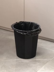 Hanging Trash Can Motion Sensor Waste Bin Wall Mounted Smart Sensor Trash Bin with Lid for Kitchen Cabinet Door Under Sink.