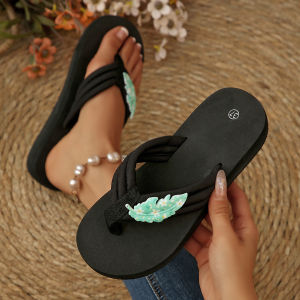 [Free Shipping] 2026 Summer WomenS Outdoor Korean Style Woven Sandals With Large Leaf Design Low Heel Casual Beach Flat Shoes
