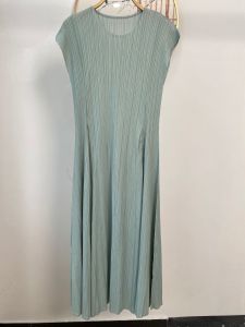 3235 Summer Fashion Dress Miyake Round Neck Loose Casual Pleated A-Line Dress  One Size (45-75kg)