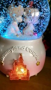 Kotak Musik & Snow Globe Romantis: Pilihan Kado Unik untuk Pacar