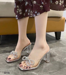 30199 รองเท้าส้นแก้ว แบบสวมแต่งหน้าเพชรพลาสติกนิ่มไม่บาดเท้า