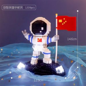 Blok Bangunan Angkasawan Astronaut Block Cute Astronaut DIY Mini Brick Toys Building Blocks Model Creative
