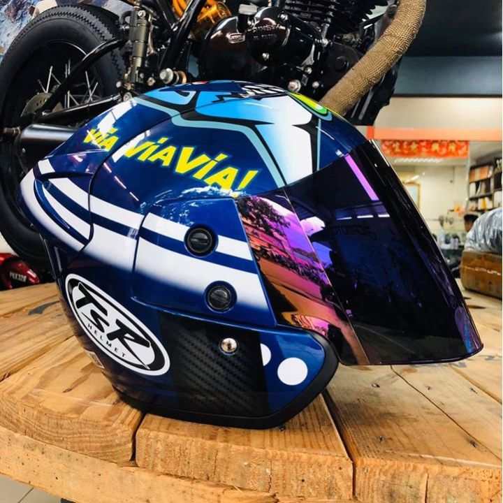 Vr46 Misano Shark Valentino Rossi #46 Signed 2015 AGV K1 Misano