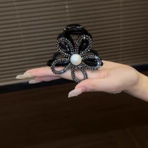 Shark Clip Rhinestone Outing Sunflower Hair Clip