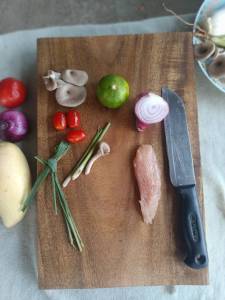 เขียงไม้เนื้อแข็ง เขียงไม้ทำครัว เขียงไม้คุณภาพดี ปลอดภัยไร้สาร หั่นผัก หั่นเนื้อ หั่นหมู แข็งแรงสามารถสับได้ เขียงไม้