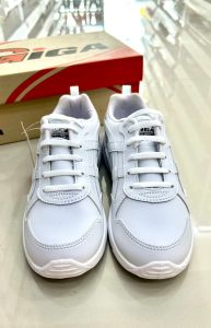 J รองเท้านักเรียน รองเท้านักเรียนหญิงรองเท้านักเรียนวอร์มขาว Size 35-41 ราคาป้าย 329 บาท