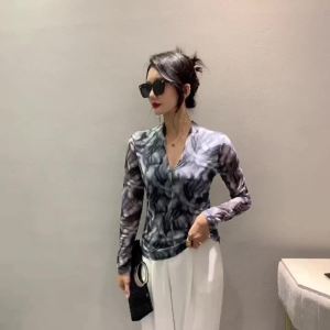 AMMIN เสื้อยืดเสื้อสตรีผ้าฝ้ายแขนยาวคอวีสไตล์เกาหลีสำหรับผู้หญิงเสื้อเบลาส์ขนาดพลัสสวยสง่าแฟชั่นพิมพ์ลายหินอ่อนแนวแอบสแตรกเรียบง่ายสำหรับฤดูใบไม้ผลิ/ฤดูร้อน2024