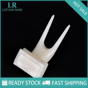 LF Wholesale✨Flash Sale ✨ Nĩa ăn trái cây bằng nhựa cho vẹt thú cưng dụng cụ đựng thức ăn cho chim thiết bị cho ăn kẹp pin budgie