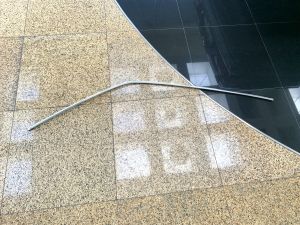 Genuine 51131944121 BMW E34 Door Window Molding Left คิ้วโครเมี่ยมโครงประตูด้านหน้าซ้าย คิ้วประตู