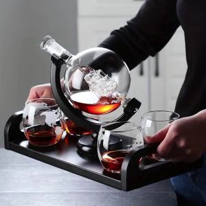 900ML Creative Globe Decanter Set with Lead-free Carafe Exquisite Wood Stand and 2 Glasses Whiskey Decanter Globe Grade Gift