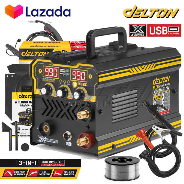 Qizil tirnoqli yalangoch qizlar