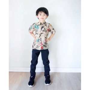 Kemeja Batik Couple Ayah Dan Anak Laki-laki Lengan Panjang Dan Pendek Motif Teratai Warna Krem