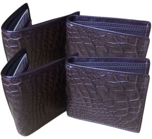 กระเป๋าสตางค์ จระเข้สองพับสั้น เป็นหนัช่วง ข้างท้องจระเข้ สีนํ้าตาลเม็ดมะขาม