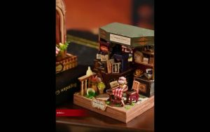 [Ready Stock] IIECREATE 3D DIY Wooden Miniature Dollhouse "Mildly Spiced Coffee" Time Corner Series K-079
