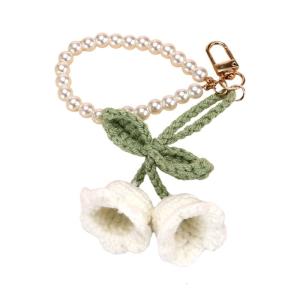 Handmade Flower Crochet Keychain with Pearls Soft Yarn Texture Fashion Key Holder Suitable for Bags and Keys Decorating