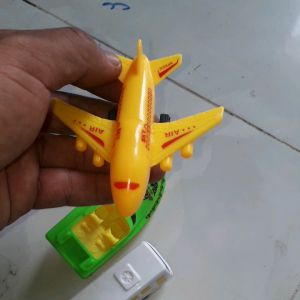 Sét 3 chiếc mô hình xe+máy bay+tàu bằng nhựa mini