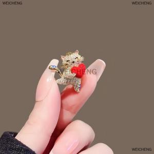 [COD] WEICHENG Hold Heart Cat Brooch Pins For Women Lady Cute Rhinestone Pets Animal Clothes Collar Brooches Badge Gifts