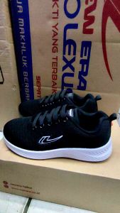 sneakers sekolah New Era model tali ukuran 33-41