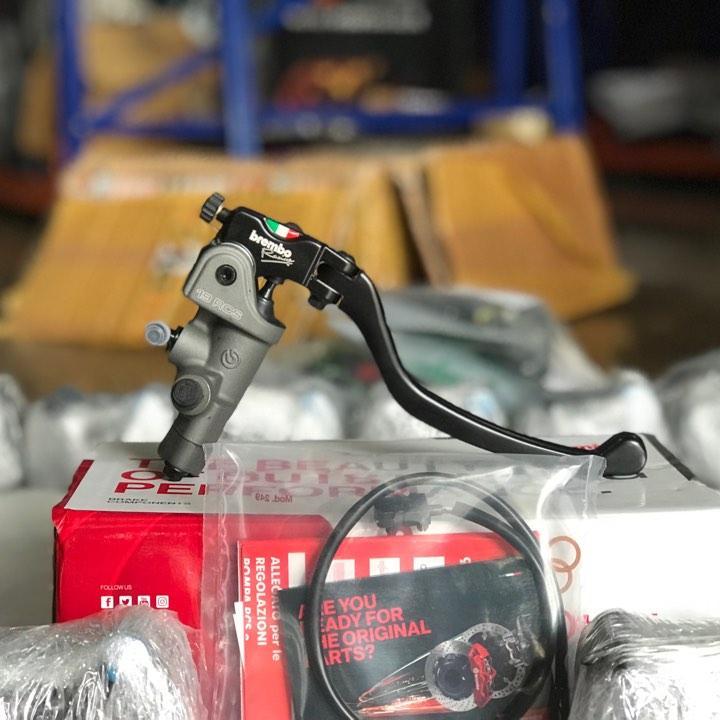 C%C3%B9m%20th%E1%BA%AFng%20Brembo%20RCS%2019%20-%20Image%201
