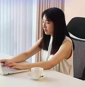 Head Massager Scalp Massager Electric Scalp MassagerOctopus Head Massager ScalpElectric Scalp Massager with 10 Vibrating Points 5 Modes and Smart Timing Relieves Scalp Pressure Headaches (Black)