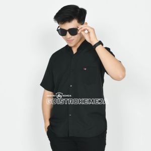 Baju kemeja Hitam polos pria dewasa lengan pendek Outfit cowok keren 2025 black matte