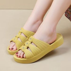 [Free Shipping] WomenS Home Slippers Suitable For Both Indoor And Outdoor Wear Featuring A Non-Slip Sole Durable Construction Breathable Design A Wedge Heel A Flat Sole And A One-Strap Style With Odor-Resistant Properties