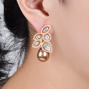 SEQUITO Sparkling CZ Big Leaf Shape Freshwater Pearl Drop Dangle Earing Stylish Jewelry with Sterling Silver Pins for Women Accessories SE092