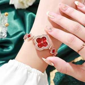 สร้อยข้อมือโคลเวอร์นาฬิกาผู้หญิงนาฬิกาควอตซ์ประดับเพชรยอดนิยมขนาดเล็กแฟชั่นนาฬิกาแฟชั่น Jam Tangan Hijau แฟชั่นผู้หญิงสวยระดับไฮเอนด์
