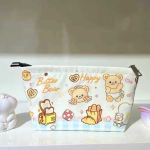 💎 กระเป๋าใส่เครื่องเขียน เครื่องสำอางค์ ใส่ได้แบบจุใจ ลายไอดอลสาวหมีเนย งานผ้านุ่ม ขนาด 20×12×6 cm