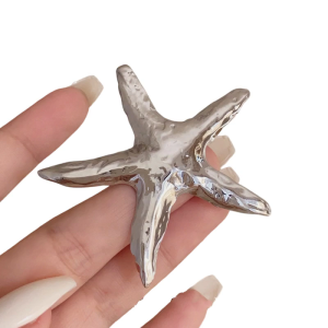 Fashion Charm Brooch Pin Fashionable Starfish Brooch Beautiful Badges Alloy Texture for Daily Wear or Gift Giving