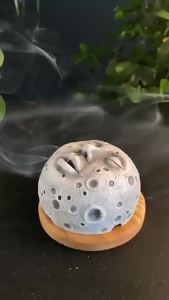 FFBH Creative Incense Burner Moon Unusual Unique Incense Burners Elegant Portable Fragrance Diffuser Home Aromatic Diffuser Decor 2Z5B1