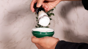 Ubersuave Eco-Razor Synthetic Silvertip Imitation Ebony Shaving Brush-SGPOMADES (Black & Chrome)