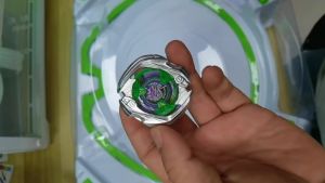 Beyblade X Series UX-09 ดาบซามูไร ของเล่ไจโรแบบหมุนได้ ขายดี พร้อมตัวเปิด