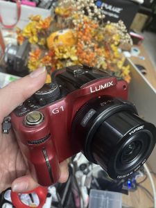 Máy ảnh Lumix DMC G1 kèm ống kính 14-42 zoom điện màn lật 360 độ