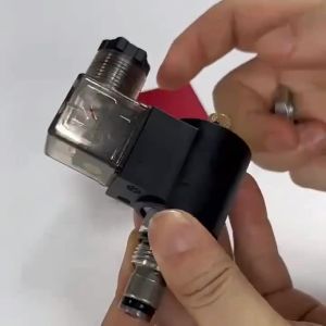 2 Position 2 Way Normally Closed Hydraulic Threaded Cartridge Solenoid Valve SV08-20M DHF08-220H(LSV08-2NCPM DC12V AC220V DC24V