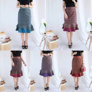 Mipz Ladies กระโปรงหางปลาสองชั้นผ้าฝ้ายพิมพ์ลายเอวสม็อคหลัง กระโปรงผ้าไทย กระโปรงระบาย